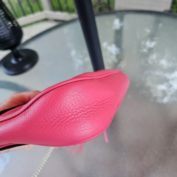 Gucci Soho Chain Crossbody Bag in Rare Hot Pink Leather - Picture 9 of 10